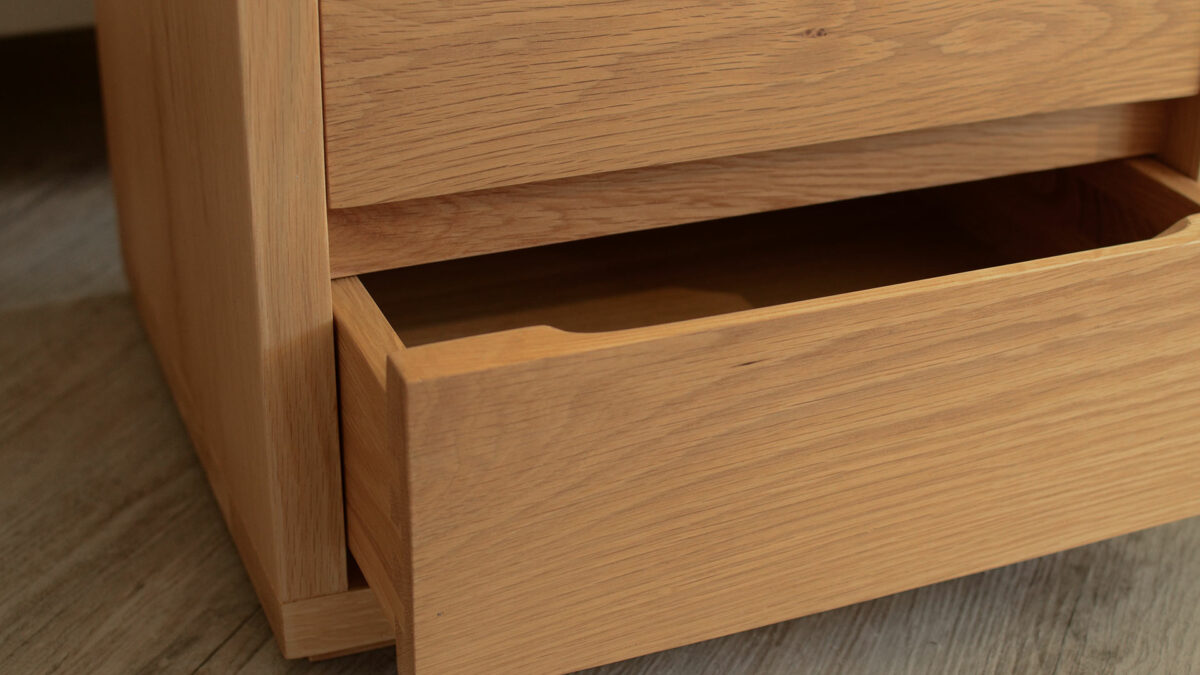 oak 2 drawer shelf table detail