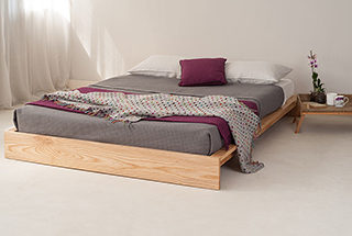 Ki bed with grey and berry colours