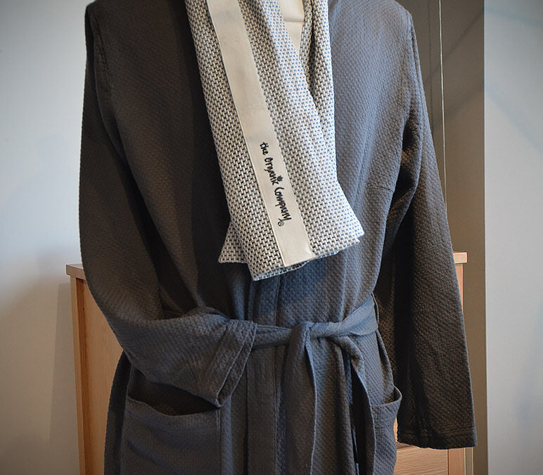 grey linum robe square