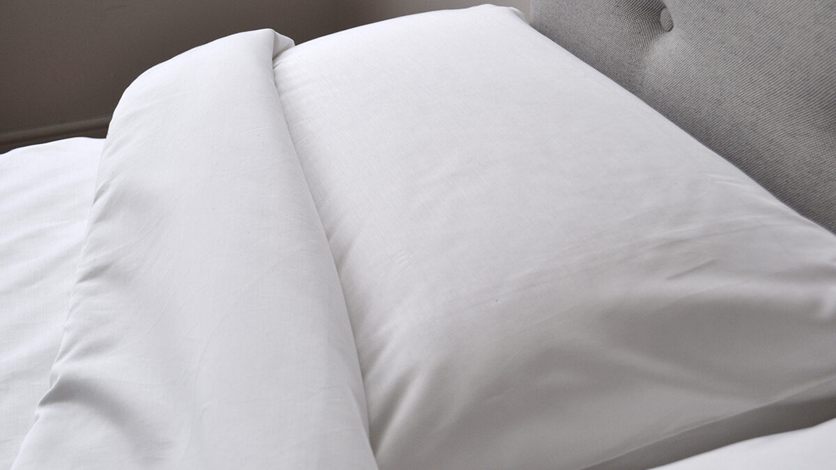 1000 thread count bedding - white