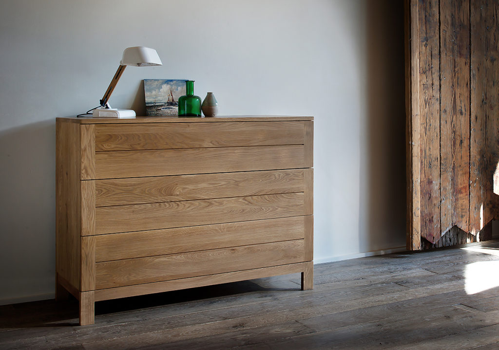 Ethnicraft Oak Azur chest of 3 drawers