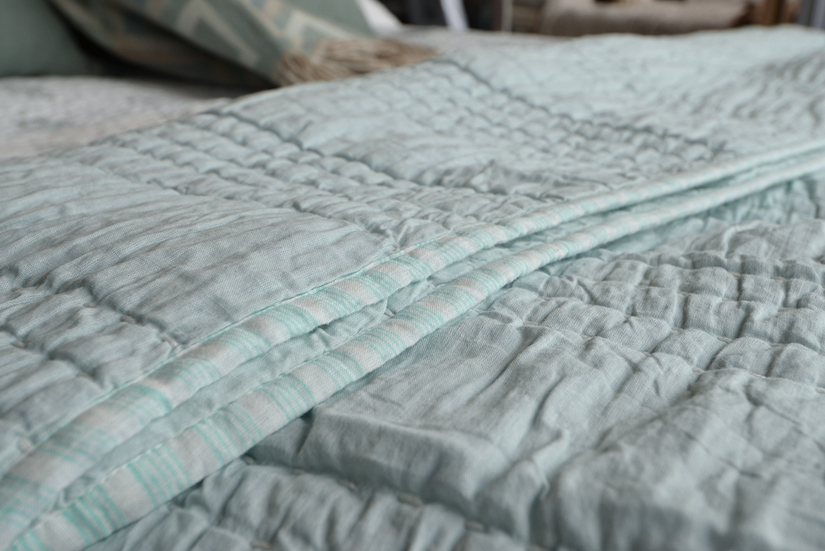 shanti quilt - aqua