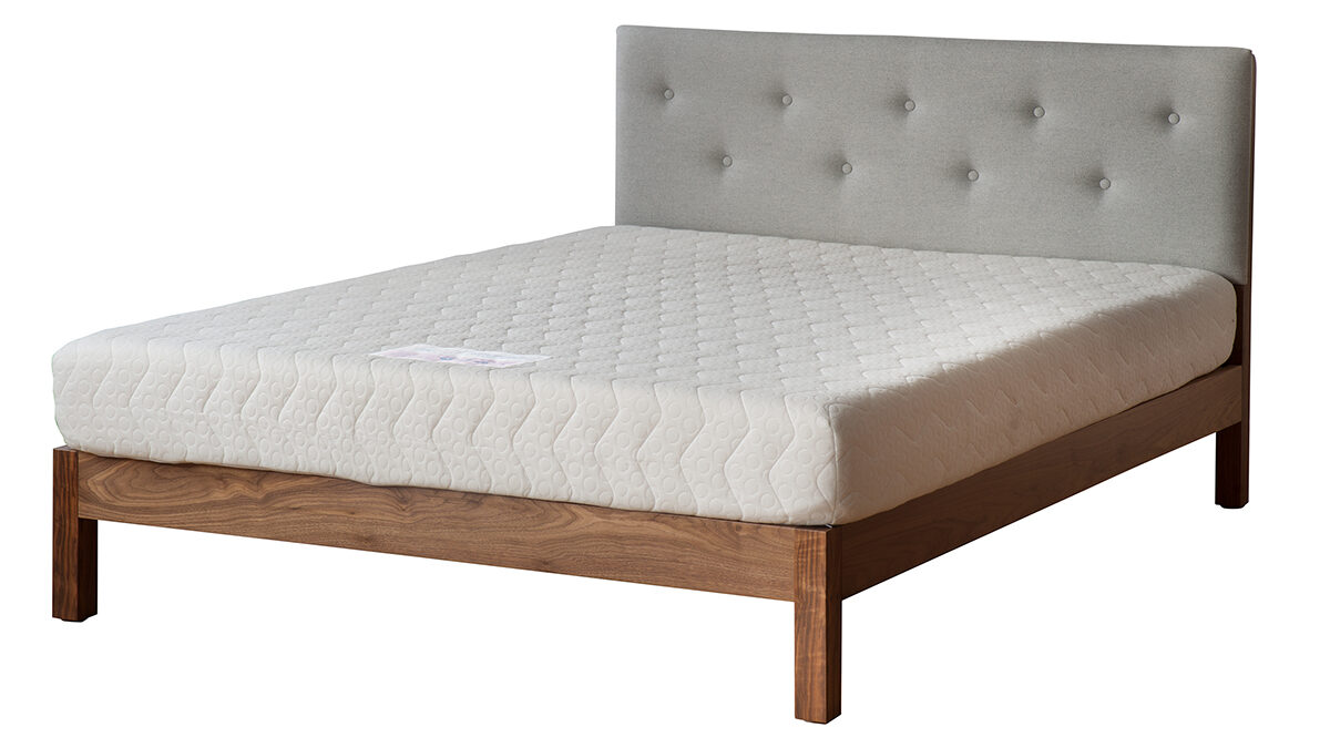 buttoned headboard bed