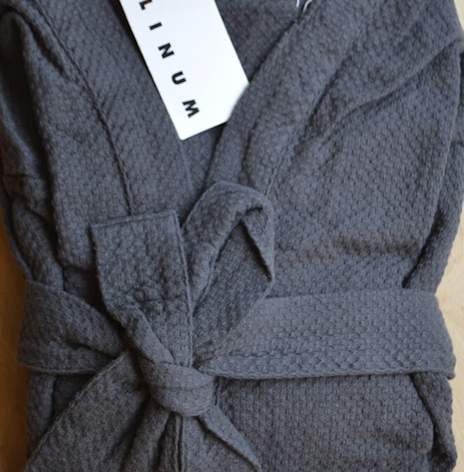 linum kimono robe - dark grey