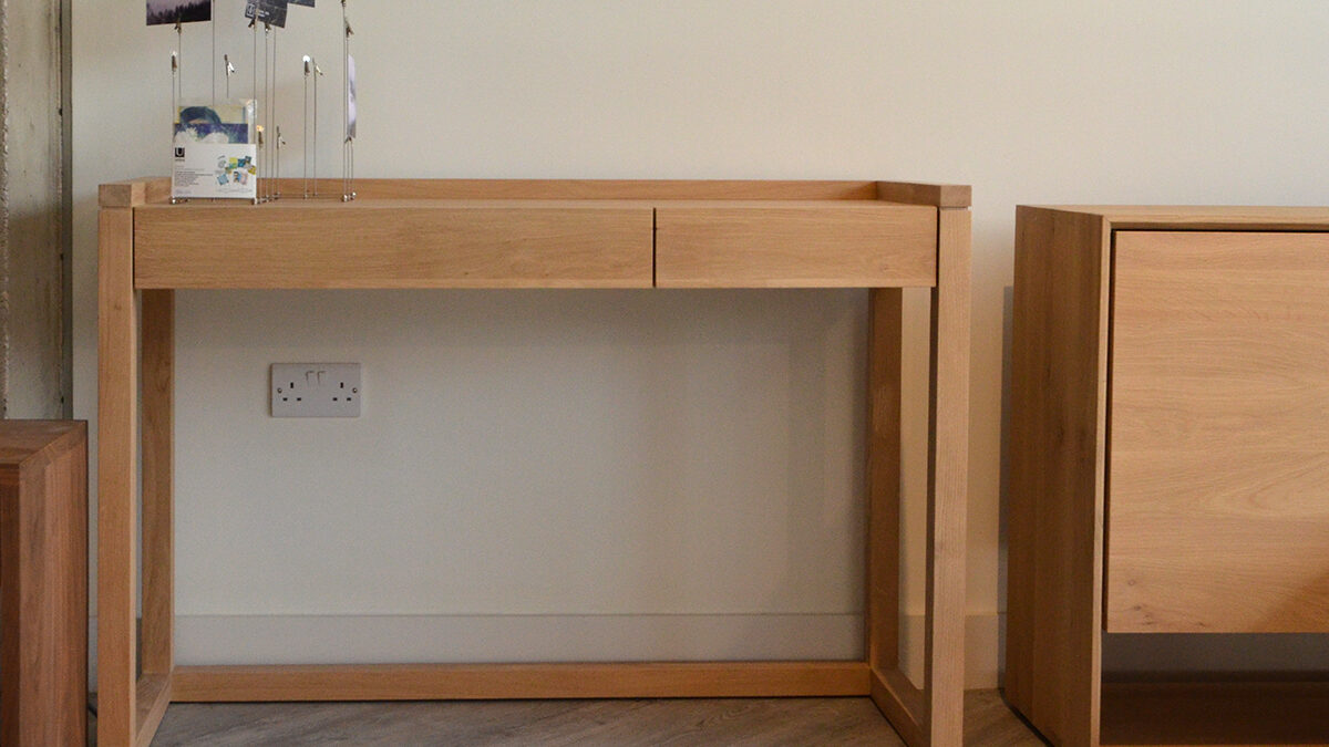 Ethnicraft frame console