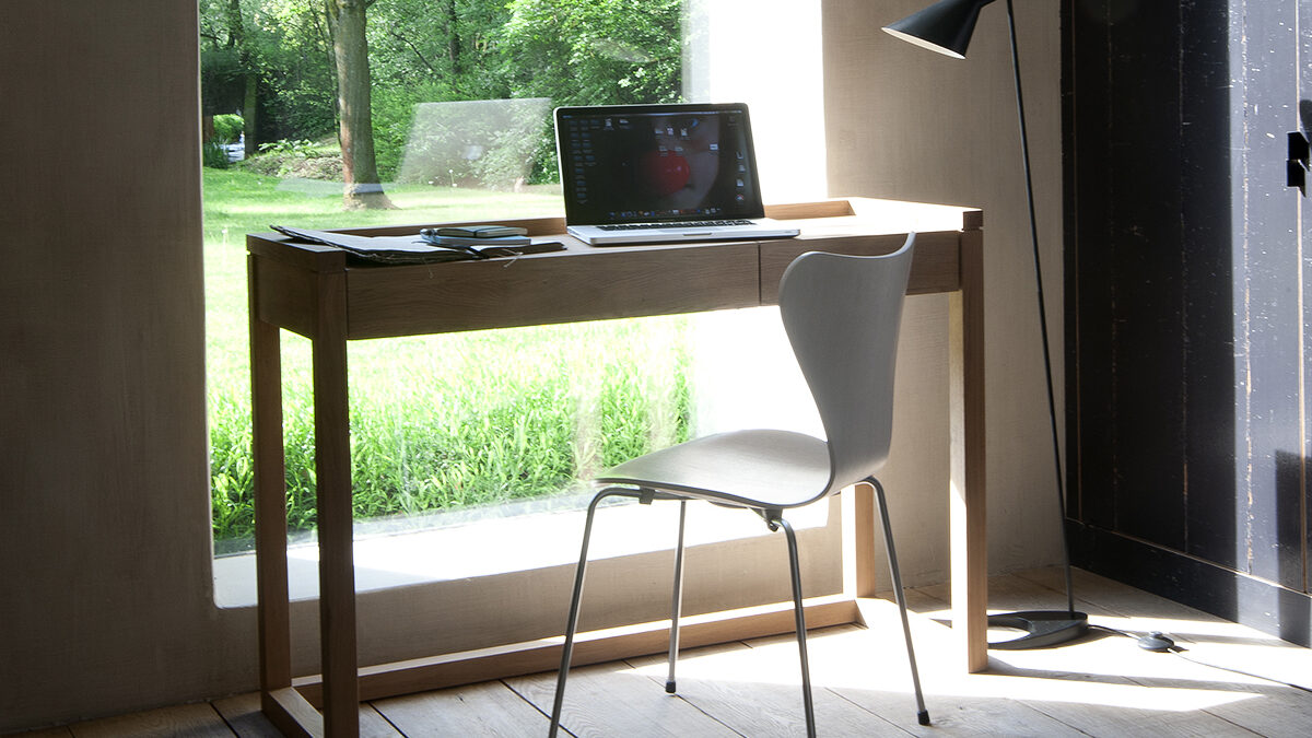 web 50516 Oak Frame PC console