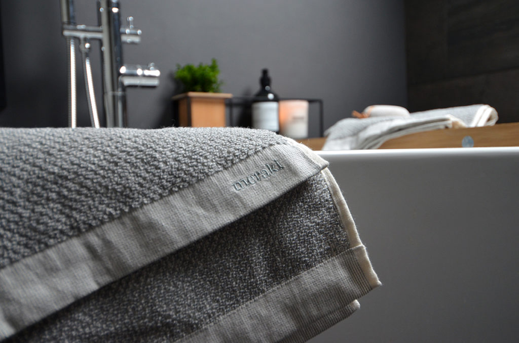 meraki-towel-detail-over-bath