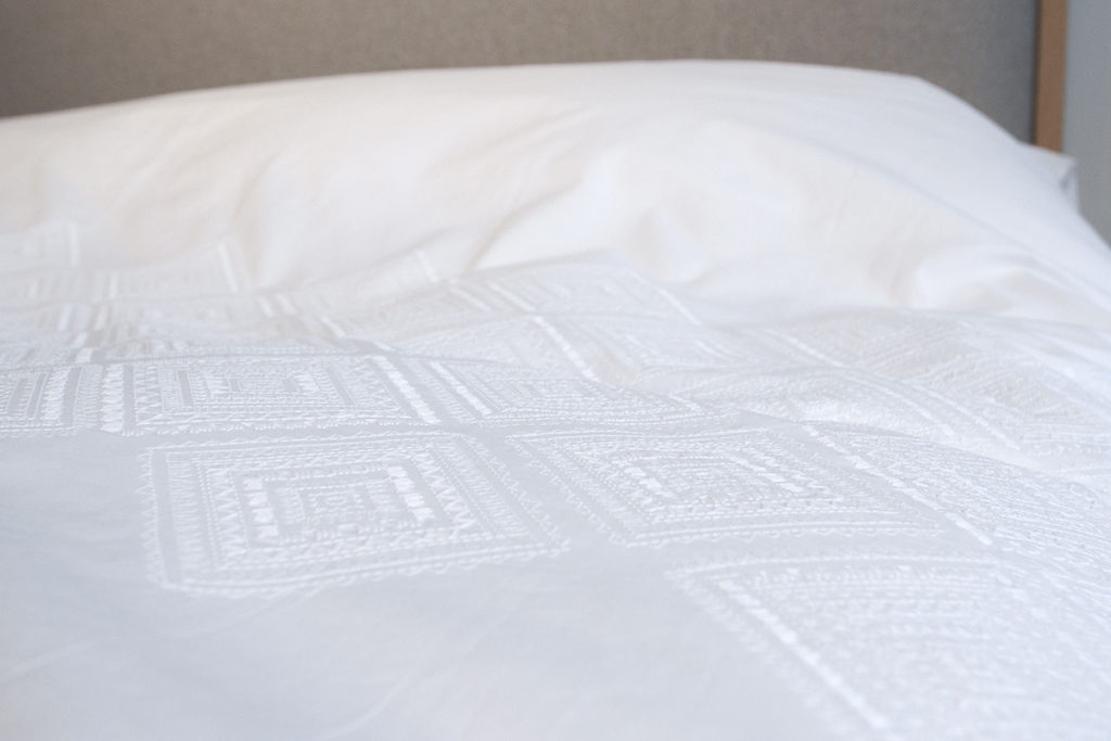 diamond-white-cotton-embroidered-bedding