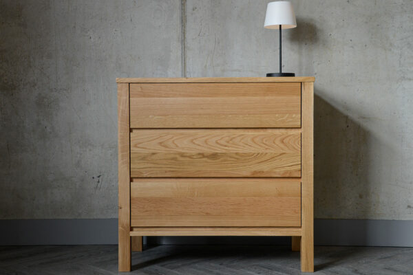 3 drawer chest in oak Shaker style