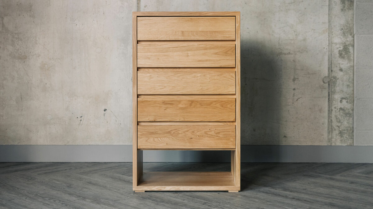 Black Lotus solid oak bedroom storage chest with 5 drawers