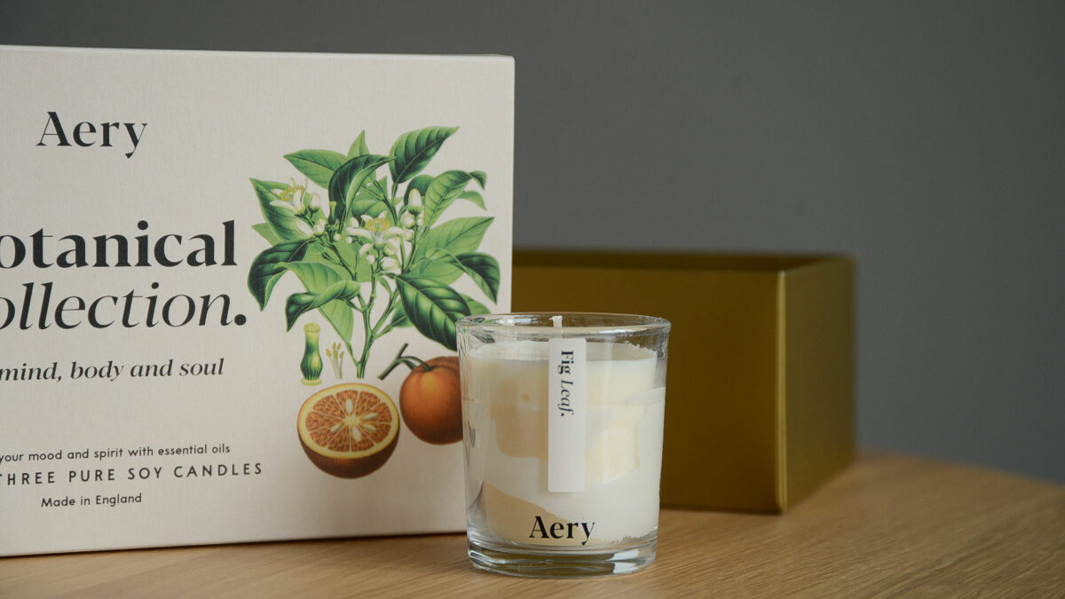 Aery Botanical Candle Gift Set candle and box