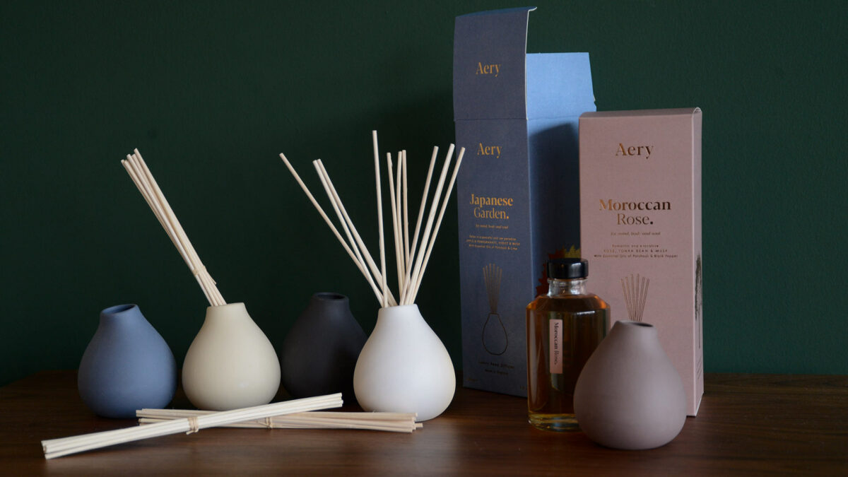 luxury room scent diffusers with reusable ceramic vase and in a range of scents and colours