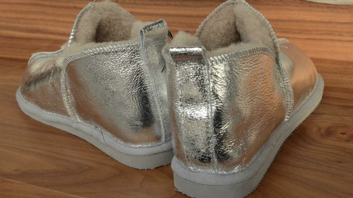 Annie silver slippers sheepskin back1920