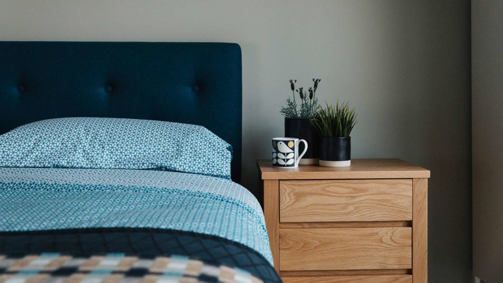 Shaker - oak bedside unit with 3 drawers