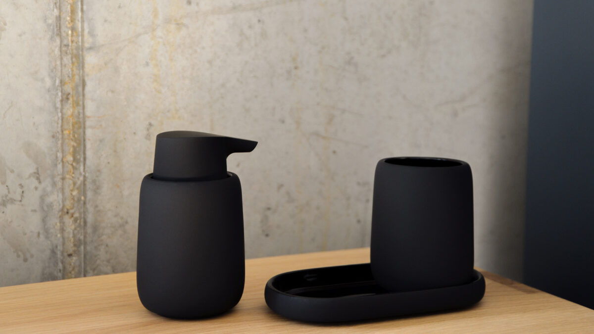 Matt black bathroom accessories, soap dispenser tumbler and tray