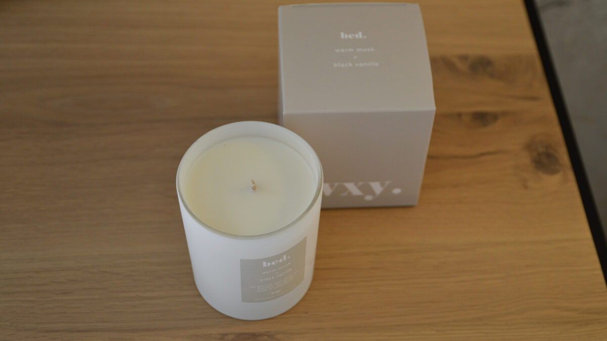 Bed scented candle from above
