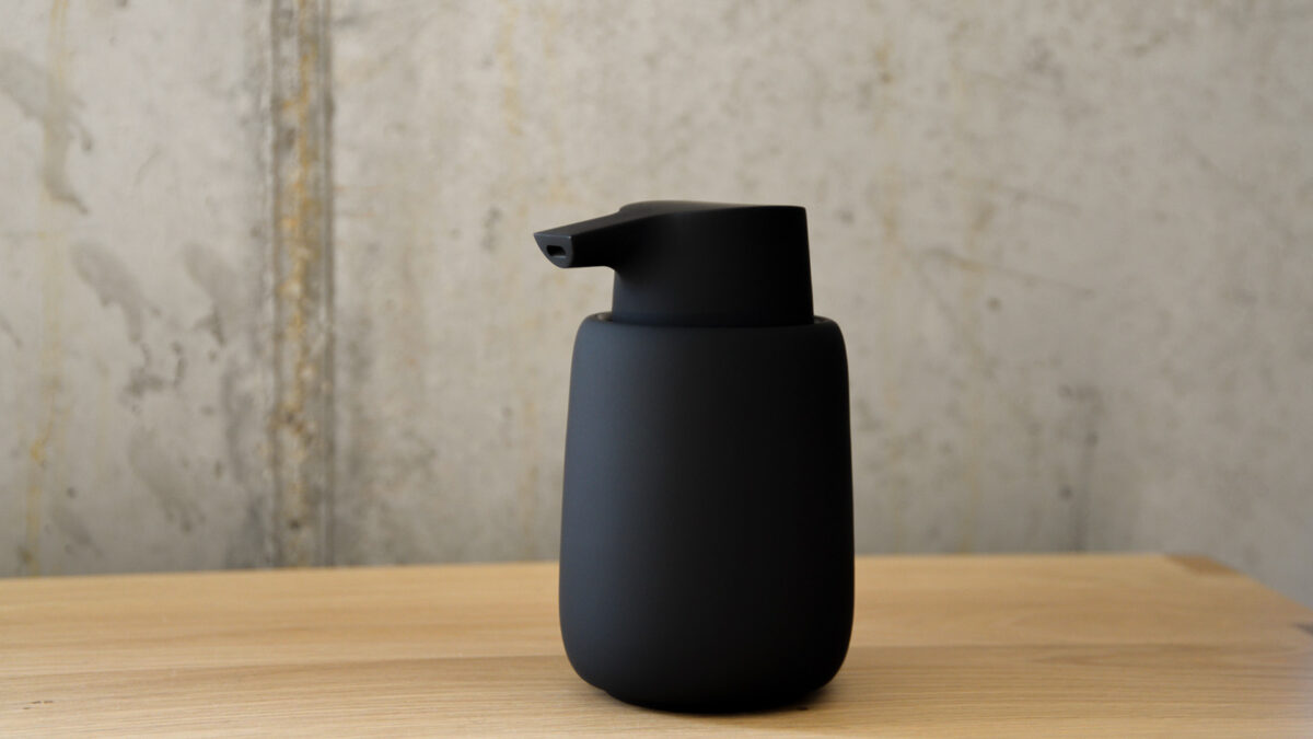 Soft touch liquid soap dispenser - Black