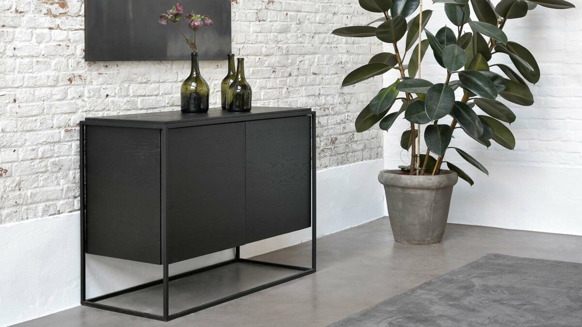 Black Monolit sideboard lifestyle2