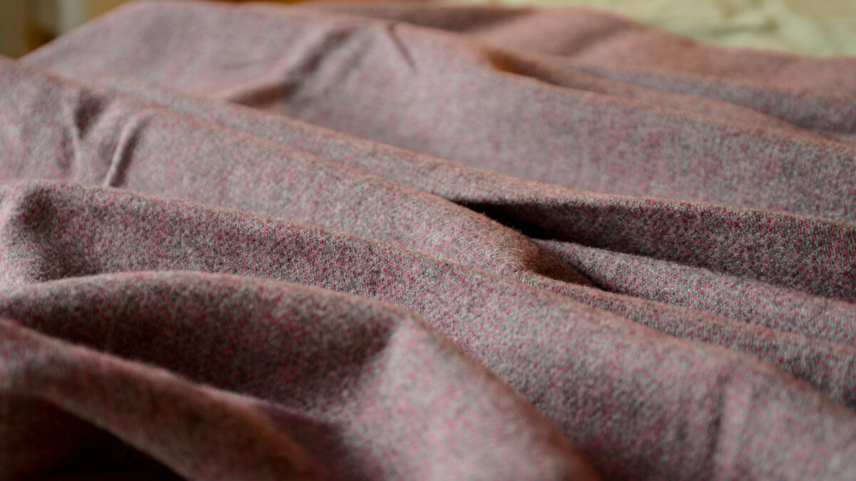 Blackberry Marl Wool Throws Texture Detail