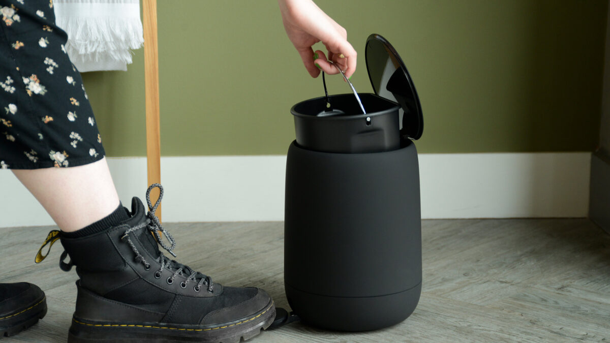 Blomus Black Small Pedal Bin removing bin