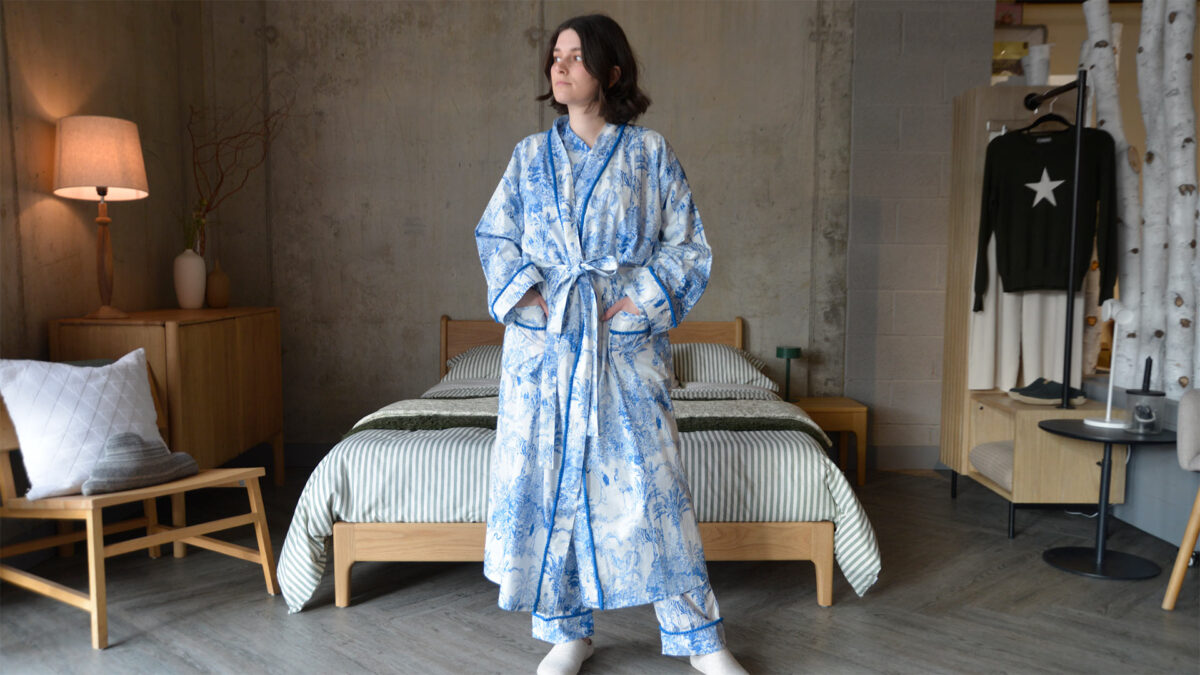 Blue & White Jungle Print Robe - Image 6