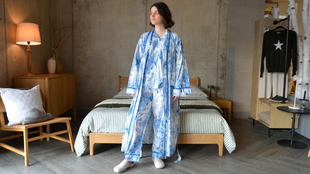 Blue & White Jungle Print Robe - Image 7
