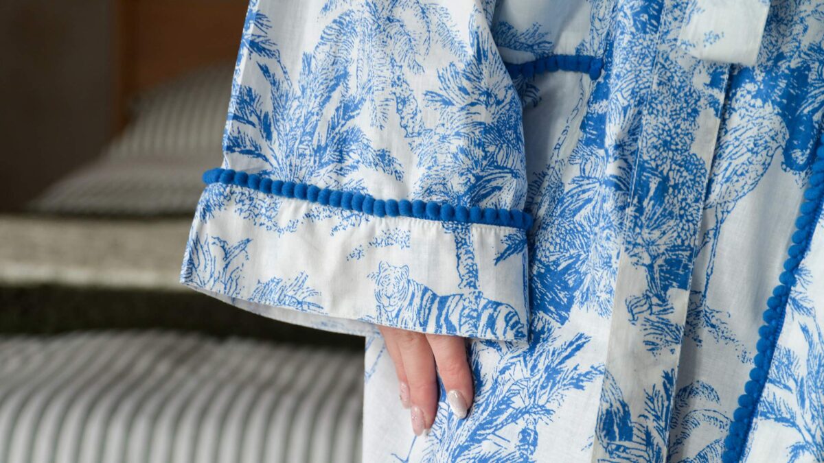 Blue & White Jungle Print Robe - Image 5