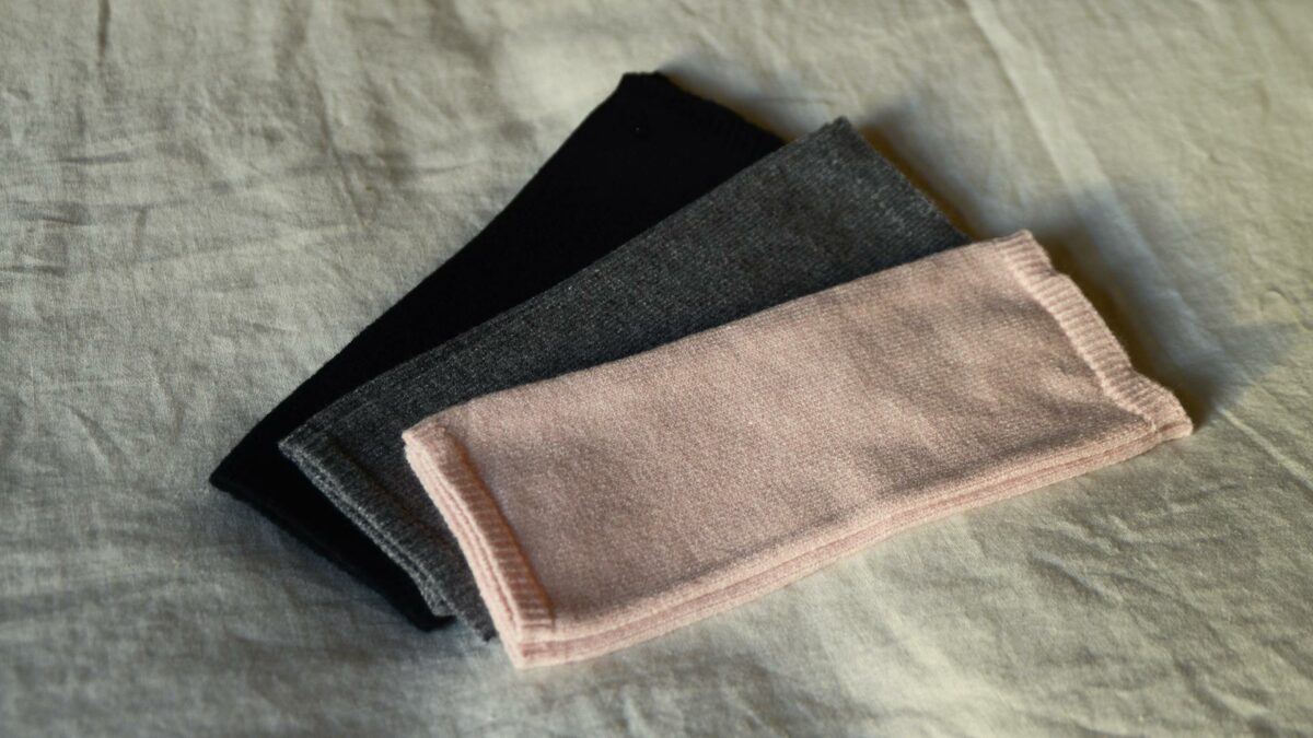 Chalk Fingerless Gloves