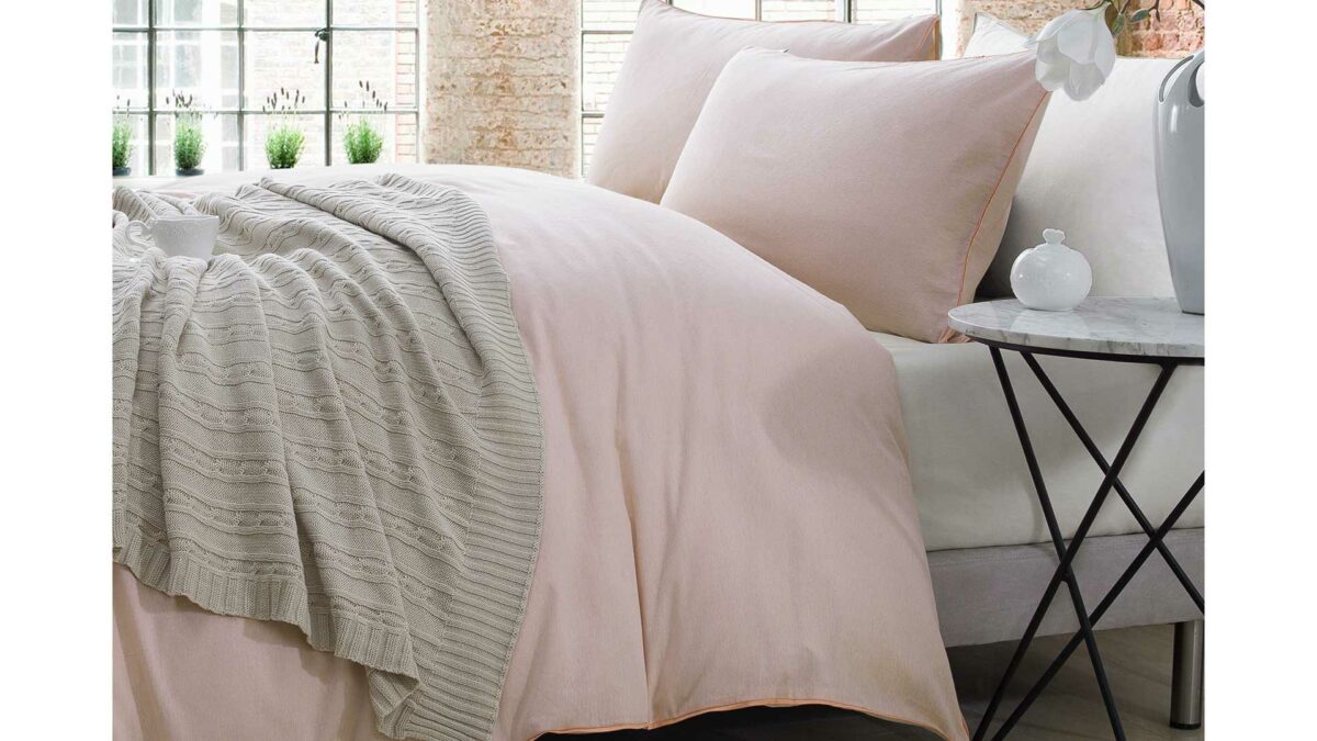 Chambray-bedding-Peach-plain-main-shot