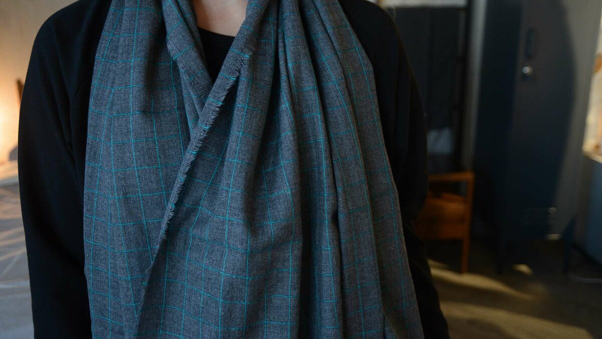 luxury cashmere and merino scarf in grey with teal check