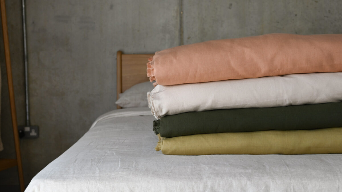 Plush Comforters with Cotton & Linen Covers