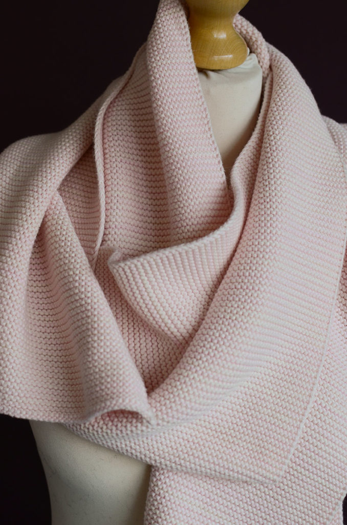 Cosy-cotton-scarf-pink-portrait