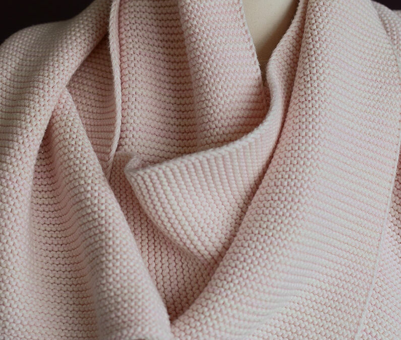 Cosy-cotton-scarf-pink-portrait