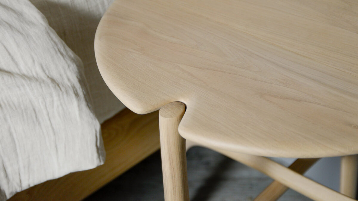 Ethnicraft Oak Pi Table Tabletop Detail