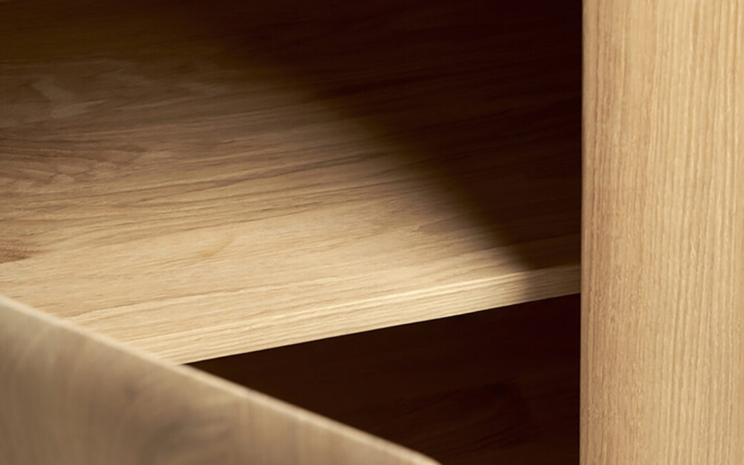 Ethnicraft Pi Sideboard closeup doors 1
