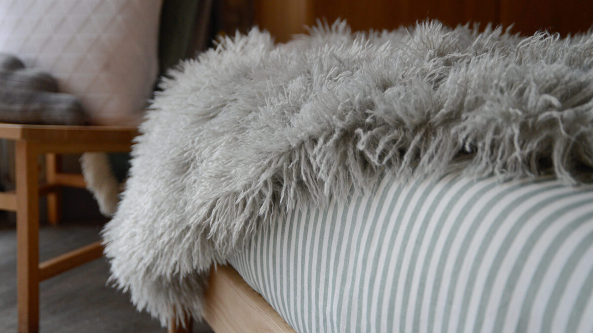 Soft Deep Pile Faux Afghan Throws - 2 Colours - Image 6