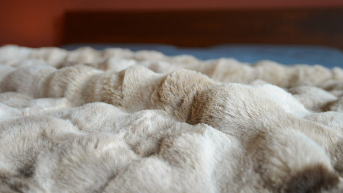 Super Soft Faux Fur Bubble Throw