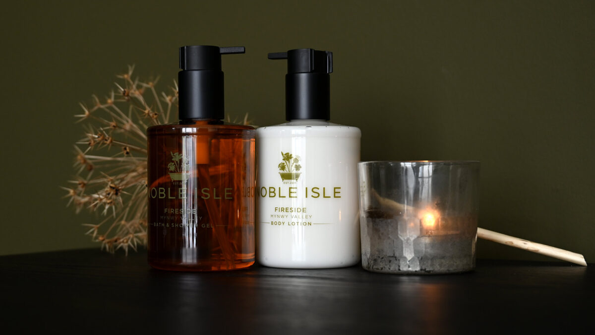 Noble Isle Fireside Duo Luxury Gift Set - Image 4