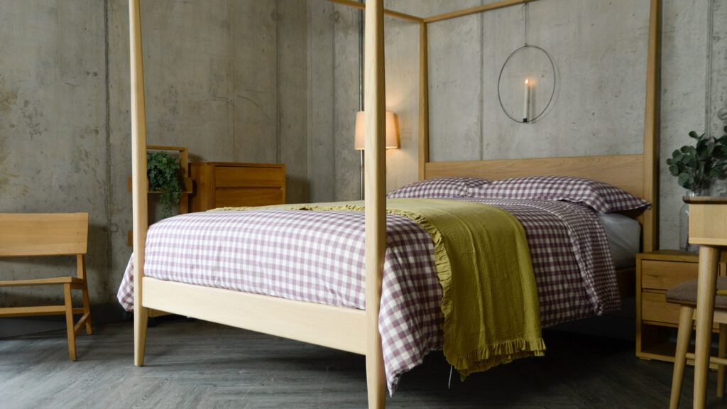 Gingham Bedding Berry Purple on Oak Canterbury Bed in Full Roomset