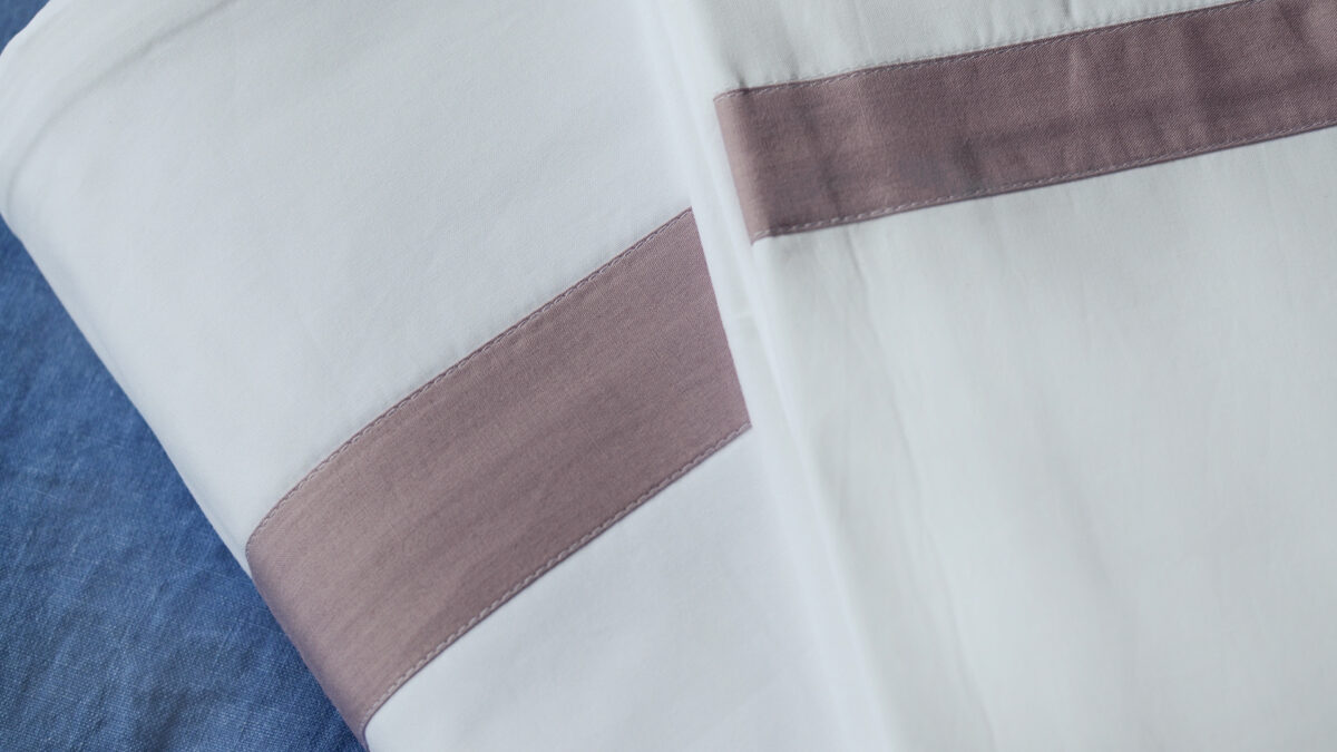 Hotel pure cotton bedding white and lavender