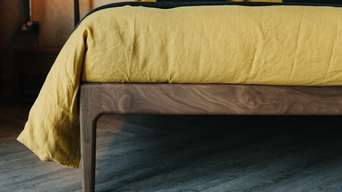 Hoxton 2020 in walnut leg detail