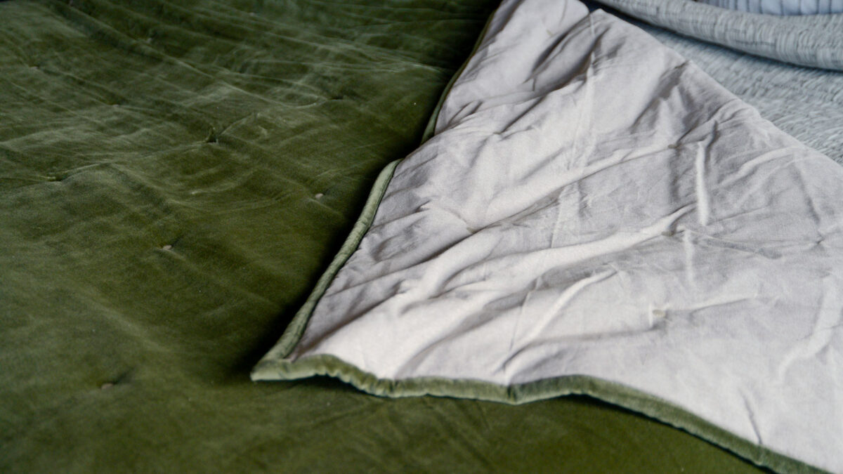 Jaipur Bedspread Olive foldover detail