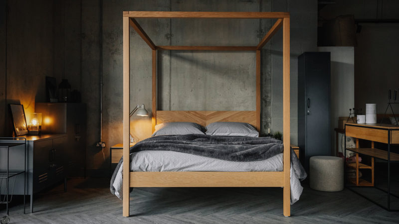 Keham 4 Poster bed in oak