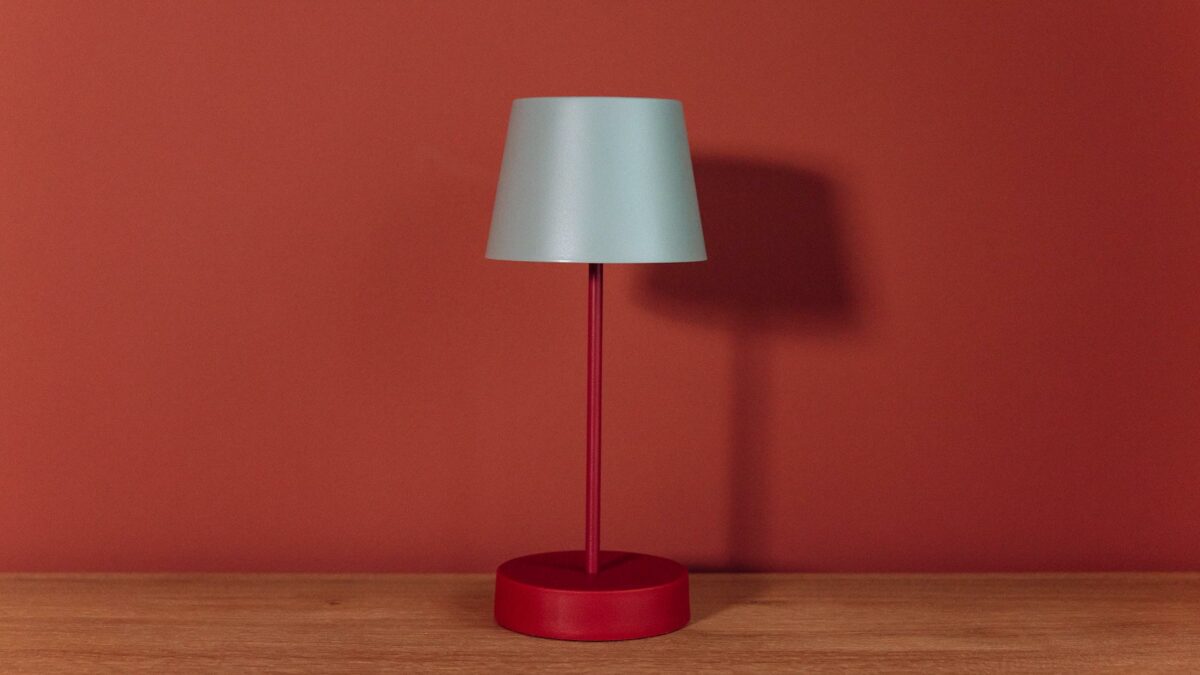 LED portable lamp on stem red blue