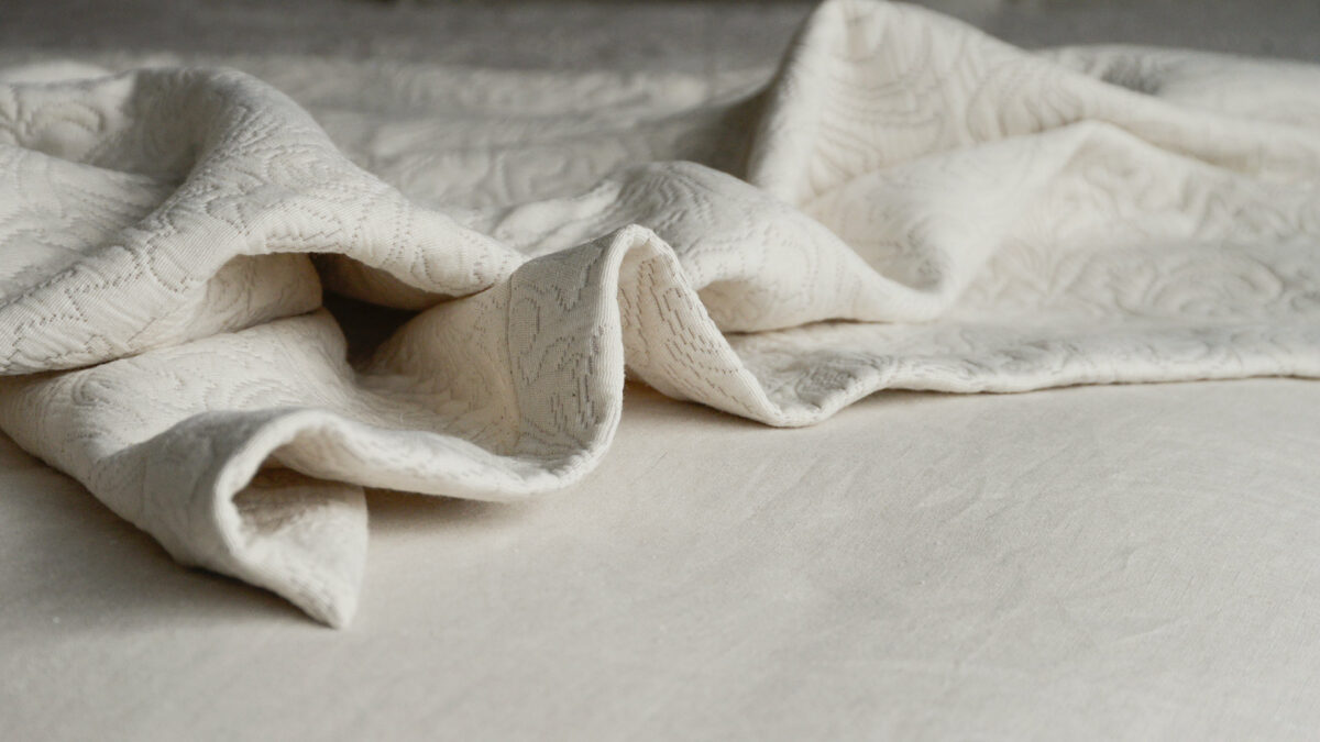 Leaf Pattern Jacquard Bedspread Rumpled Edge Detail