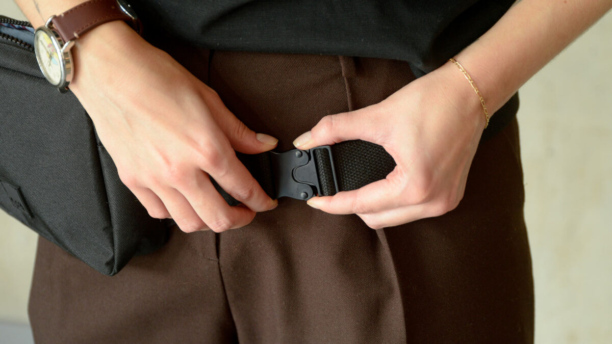 Lefrik Black Bumbag Clasp 1