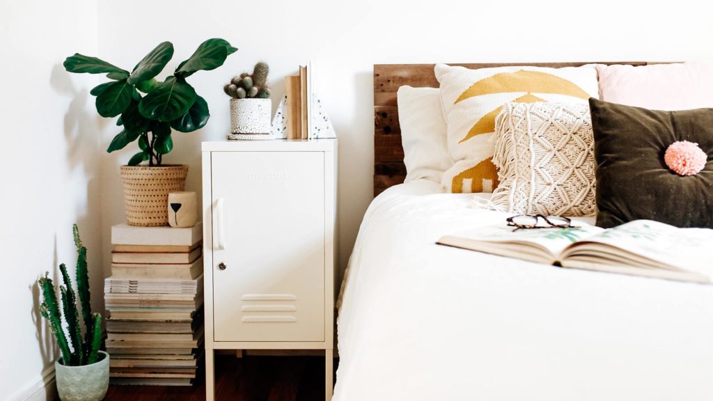 Locker-shorty-in-white-bedside