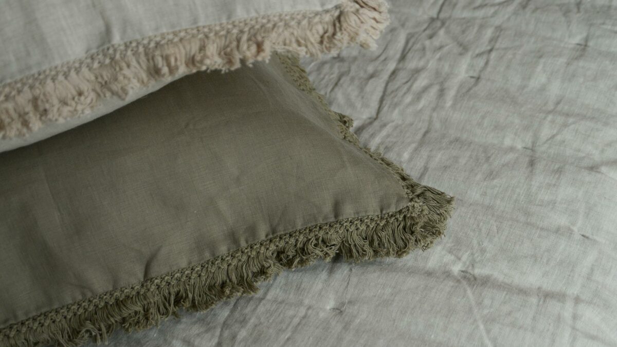 MM Linen Tasseled Pillowcases Stack Green