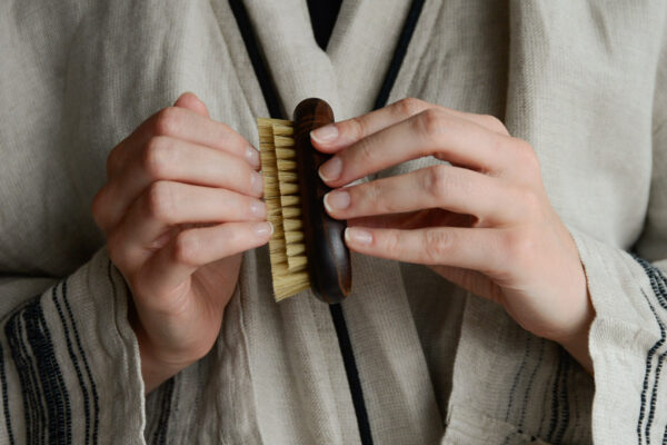 Meraki Dark Ash Nail Brush Model 2