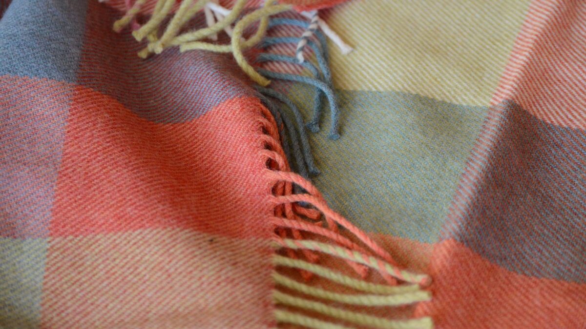 Merino Lambswool Check Throws DAY Tassel Edge Detail